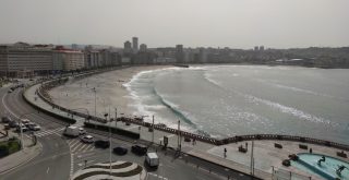 Playa de Riazor en A Coruña